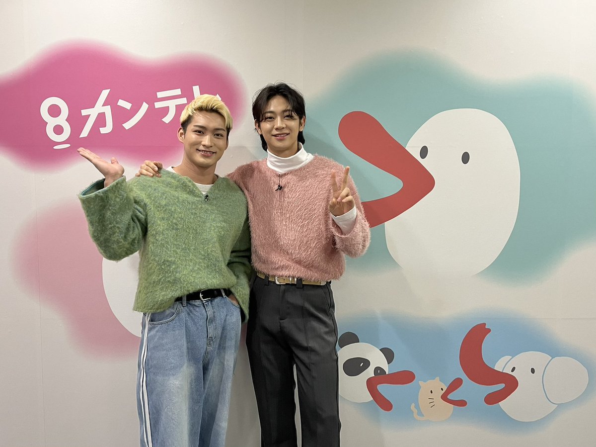 kantele's tweet photo. まもなく『#よ〜いドン！』🍵

ゲストは、番組初登場🎊
4月に東京・大阪で開催される
音楽イベント【#SMASHBEAT 3】ご出演🙌🏻

／
#ORβIT✨
#YOUNGHOON さん🐭
#TOMO さん💪🏻
＼

生出演直前のオフショットをお届け📸

となりの人間国宝さんは、
大阪・江坂駅をぶら〜り🚶🏻‍♂️

お楽しみに☀️

#カンテレ https://t.co/GLYI0RbS5v
