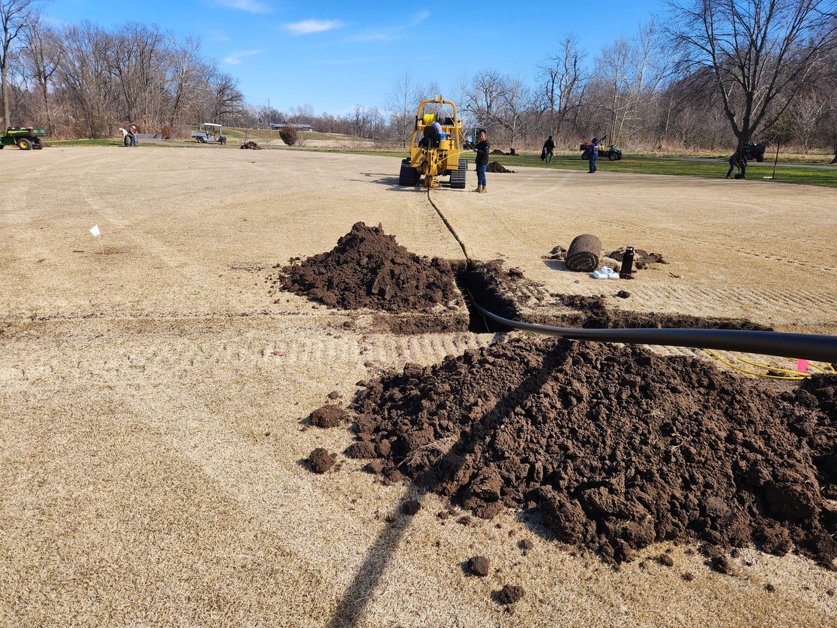 ahuffy1973's tweet image. Head install by @PearsonGolf @DarylPearson4 is in full swing 5 holes plus done.  Couldn't be more pleased with the work being done.  @jamiechambers81 @RainBirdGolf