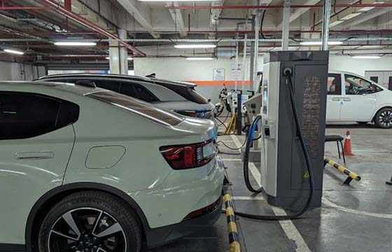 GrasenP's tweet photo. Want to increase your revenue and attract more customers? Consider offering EV charging at your parking facilities. 
Start offering EV charging today! #EVcharging #parking #sustainability #Environment https://t.co/izYQN3FaTS