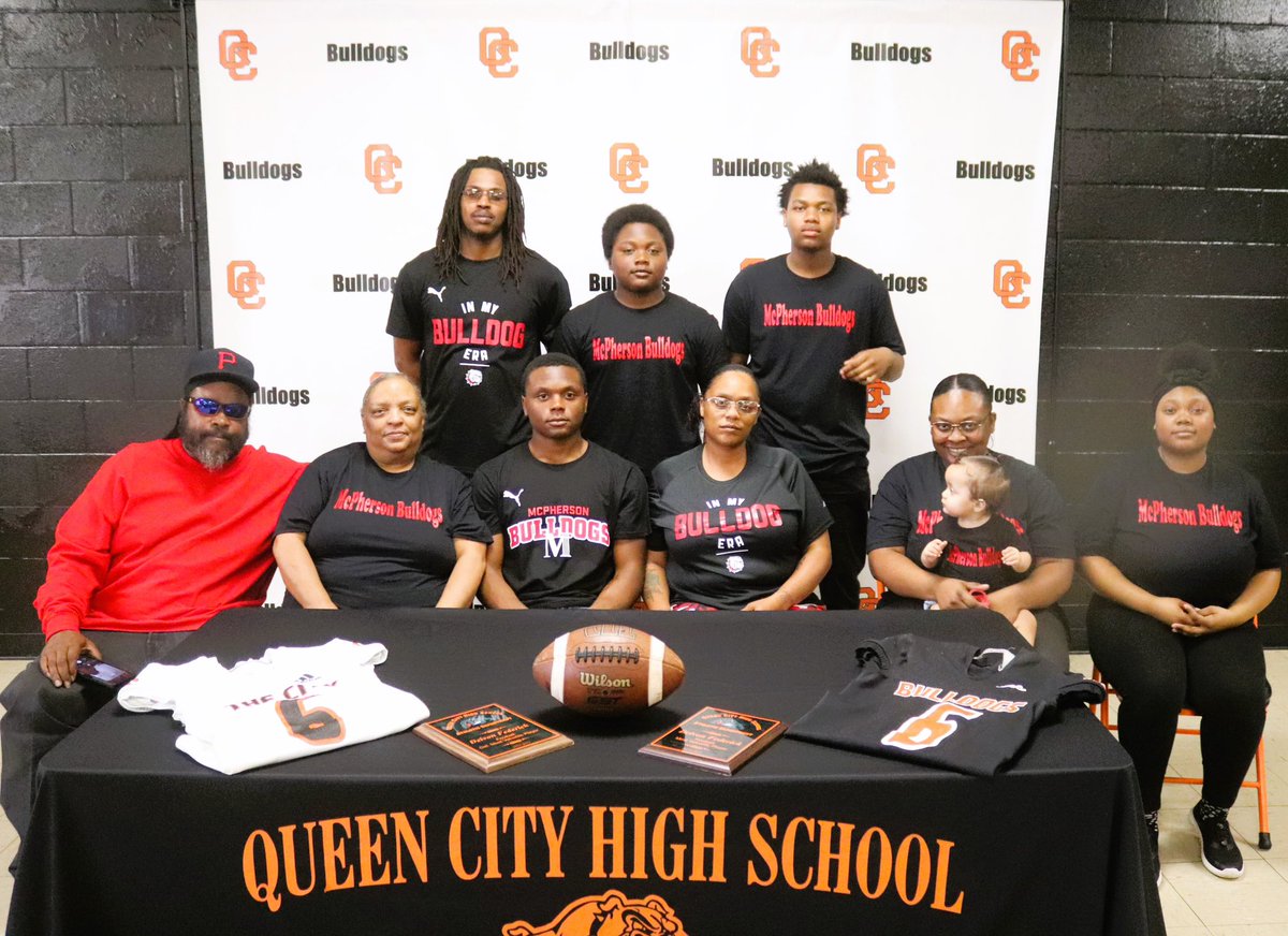 DelvonF20's tweet photo. Can’t wait to be part of the @MACBulldogsFB @CoachJFisc  🔴⚪️ https://t.co/gblVPFskD7