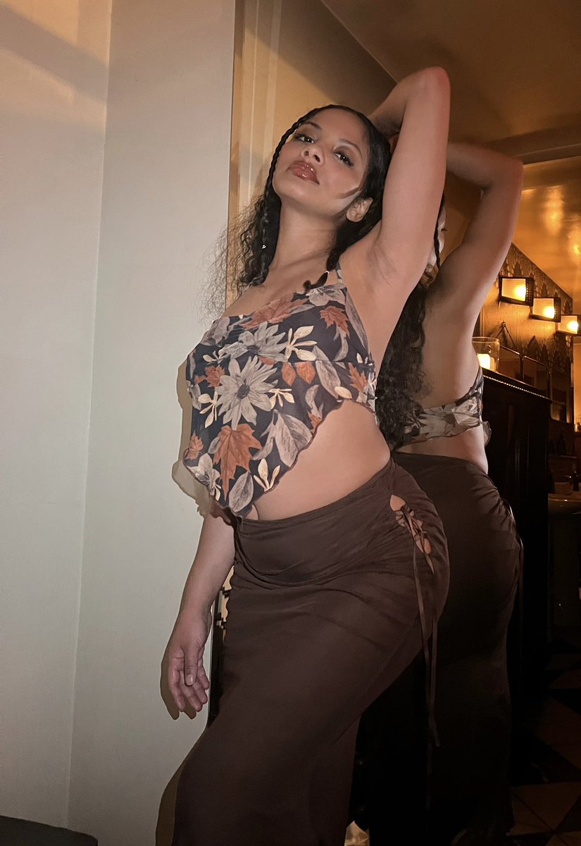 ariana_nova's tweet photo. 🍂🤎https://t.co/VLYnJV5wGC

#of #onlyfans https://t.co/osr9Le7UkU