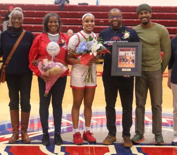 These two here!!! Congrats super proud of the both of you 🦁🦁
<a href="/imanim24/">Imani 💛</a> <a href="/keelsjonae/">KB🌻</a>  
<a href="/MichelleAhmad9/">Luella High School Athletics</a>