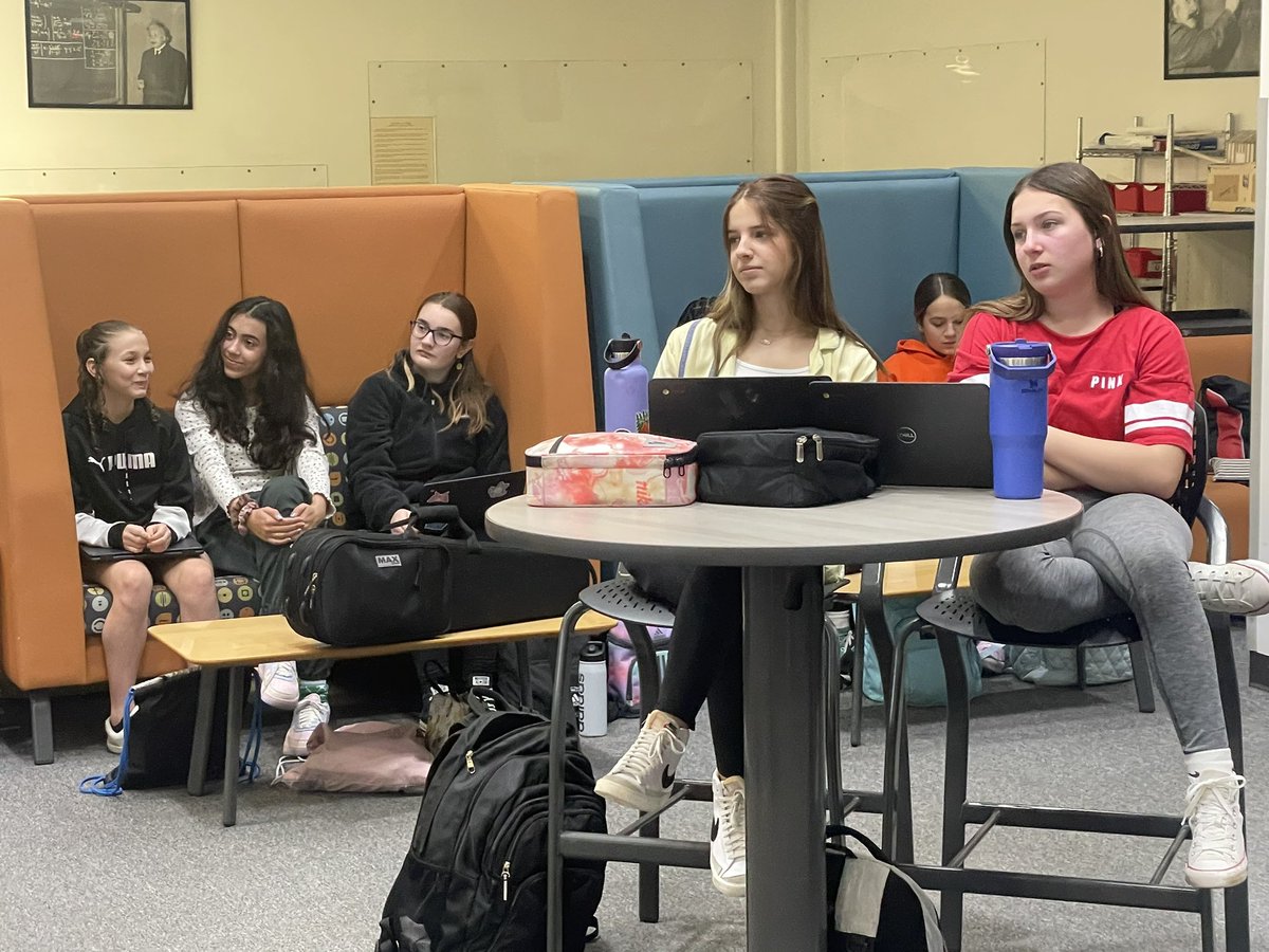 SThomasMMS's tweet photo. MMS Student Council morning session today! #wearememorial https://t.co/PPMy4NlZdR