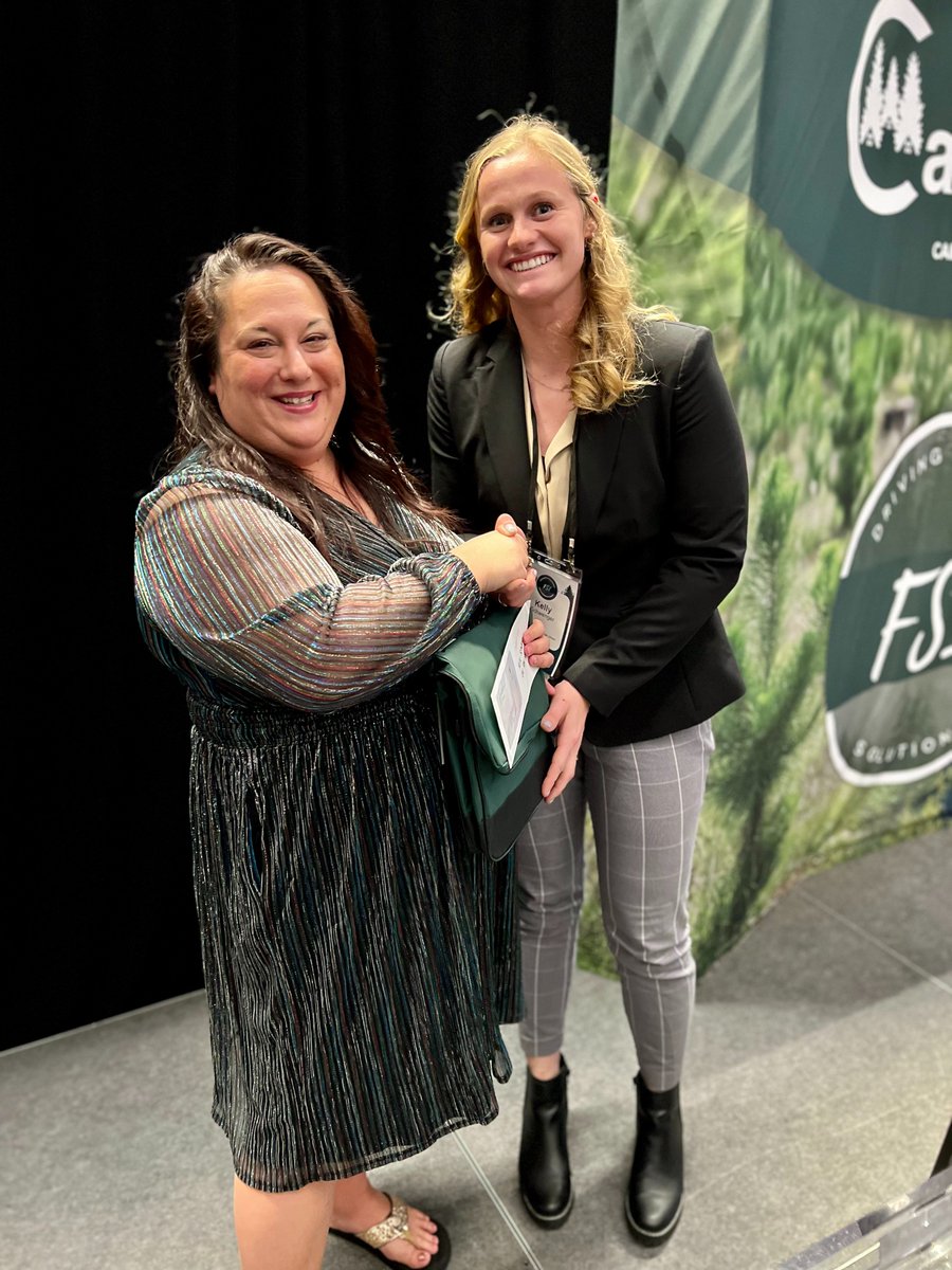 CalForests's tweet photo. We invited students to join us at #FSI2024 for a Student Reception where we conducted #speedinterviews. Later at The Rendezvous, we rewarded 3 students for absolutely killing it:
🥇 Audrey Gomes - @humboldtcalpoly
🥈 Paul Hamann - @ucdavis
🥉 Kelly Schwenger - @CalPoly
1/2 https://t.co/yzbr637GlV