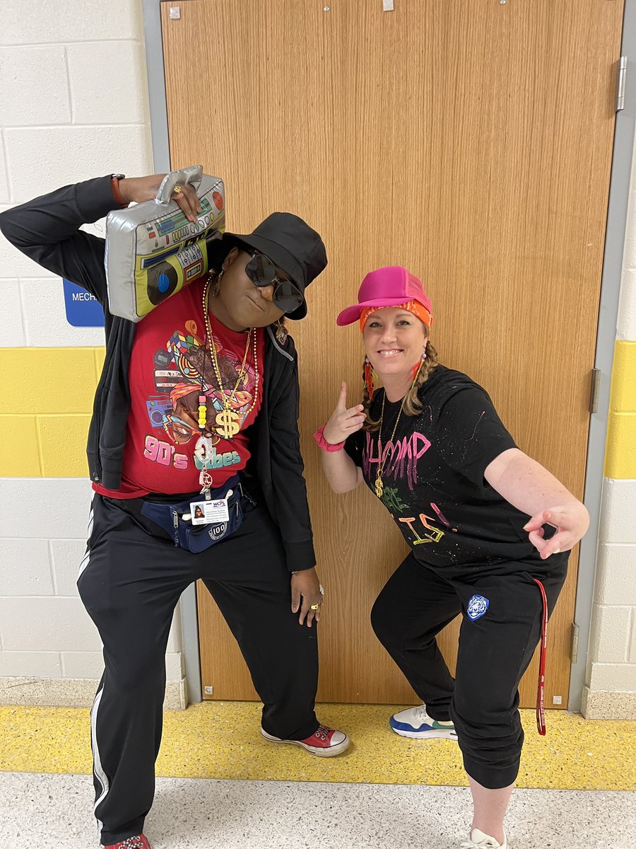 Sometimes the 90s return for the day! #DecadesDay ✌️⛓️💰🎤 #The90s #TheDecadeWithMultiplePersonalities #SoManyChoices #RappersDelight @ctetigers