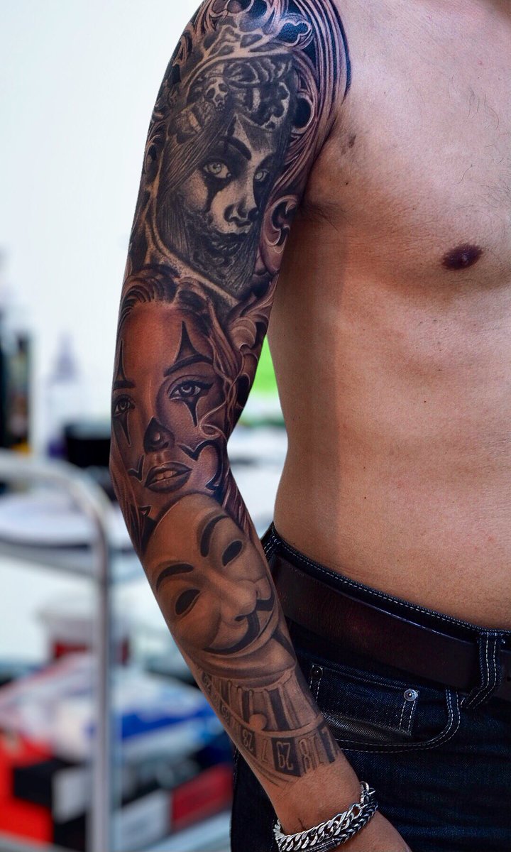 Tattoo595's tweet photo. รอบนี้ด้านหน้า รอบหน้าด้านใน…?
…………………………………………….
ลูกค้ามีงานเก่าที่หัวไหล่อยู่เเล้ว
ต้องกราเติมส่วนที่เหลือรอบเเขน https://t.co/01AvBW1vTY