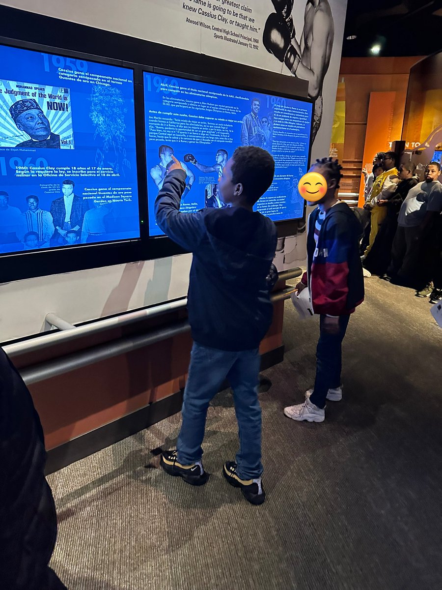ms_blacksclass's tweet photo. 5th grade had an awesome field trip to the Muhammad Ali Center today to learn more about his life as an athlete for social change, our EL Module 3 topic. #monarchsGROW https://t.co/tzajYAM6Lt