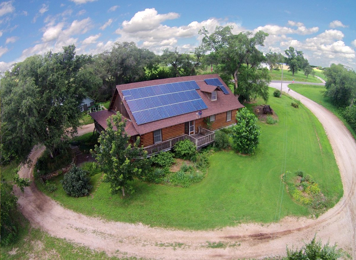 PowerTomorrow's tweet image. With warmer weather already here, it’s a reminder that #spring is on its way. That also means it’s the right time for installing #solar on your home or business. ☀️

Learn more about our free quotes here: cromwellsolar.com/contact-us

#solarpanel #solarenergy #solarpower