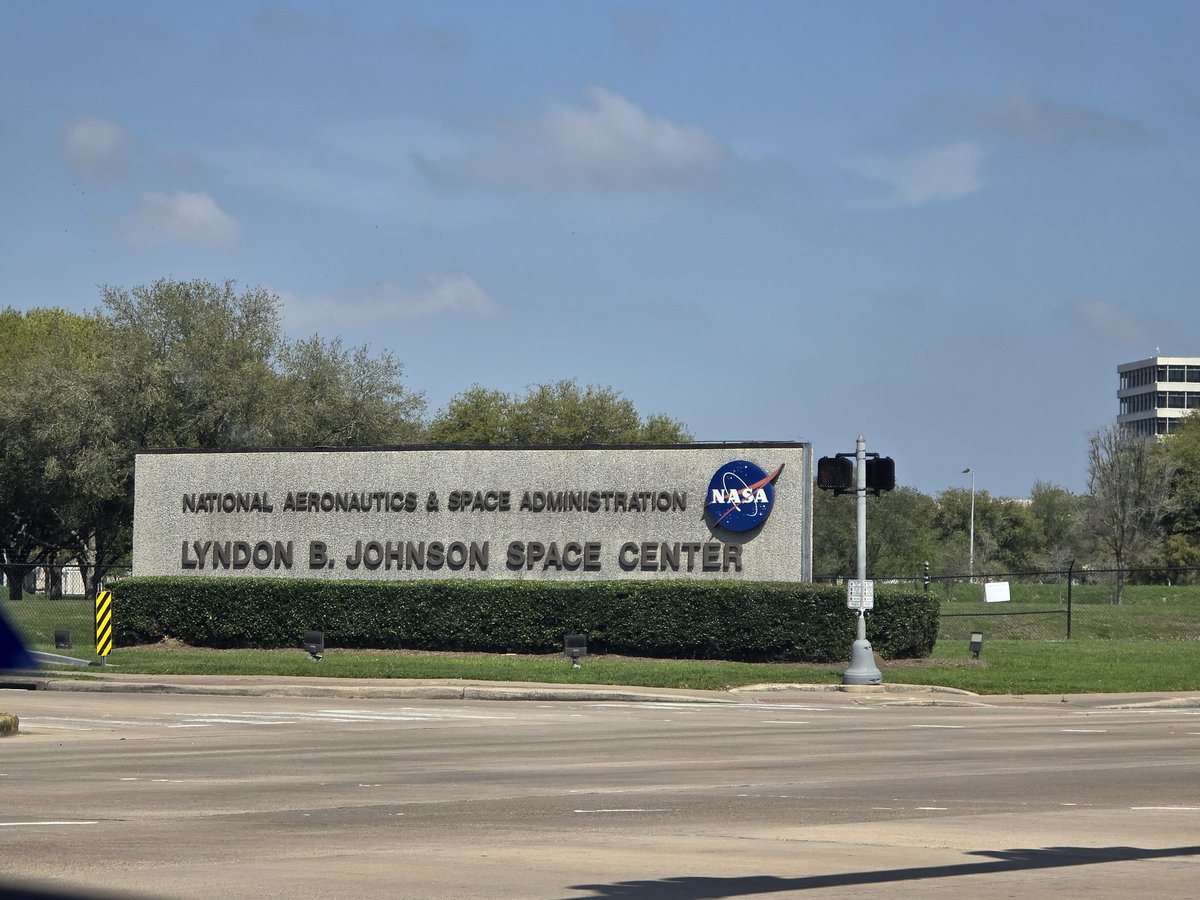 MPorras_EHS's tweet photo. @Eastlake_HS Falcons lifting off at the @NASA_Johnson. Such an incredible day! 4 pictures is not enough to show how awesome it is here! Feeling inspired #DreamComeTrue @Astro_Jose @SPorras_AMS 
@luismartinezMBA @24esther7_EHS https://t.co/5Sx1z4D7Sl