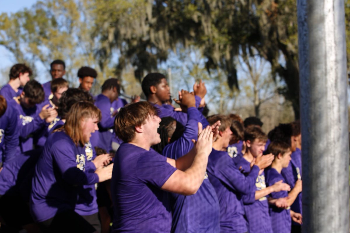 HUGE shoutout to <a href="/coachboyne/">Greg Boyne</a> and <a href="/HHS_Football/">Hahnville Football</a> for the incredible support today!! We appreciate you! 💜💛 #TigerStrong #TigerFamily #WeAreHahnville