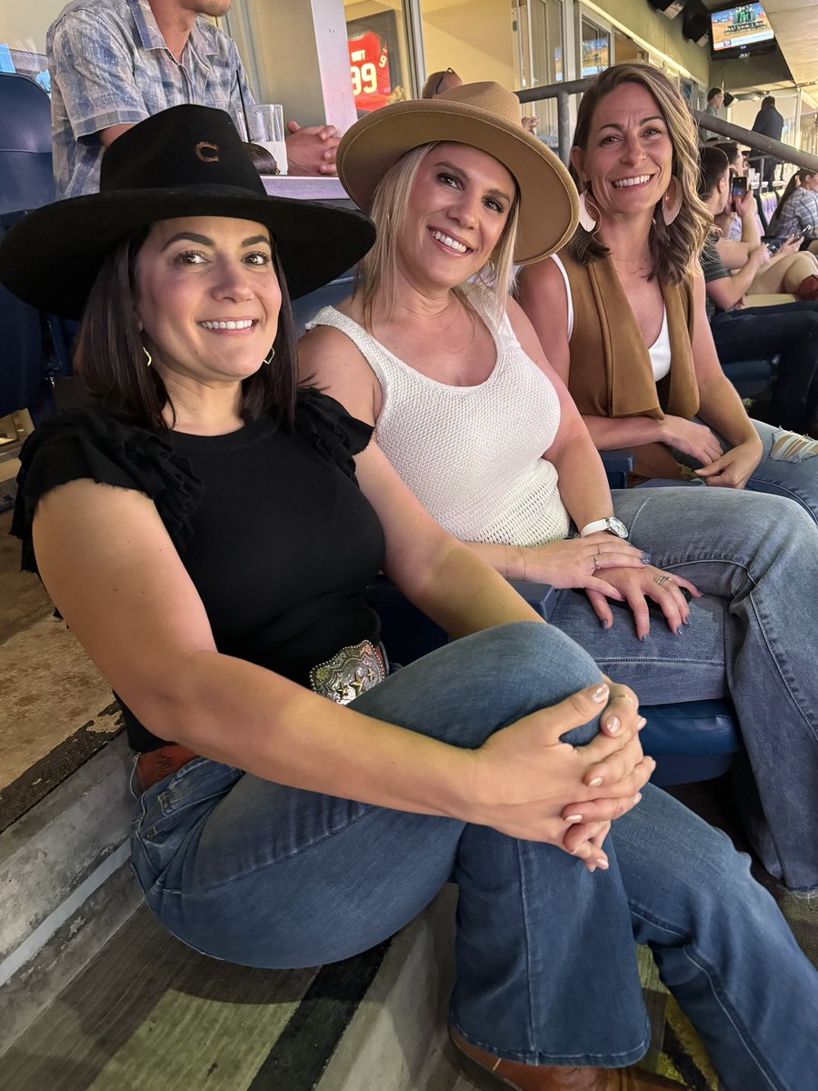 Crystal Mills “Aunt KiKi” tweet media