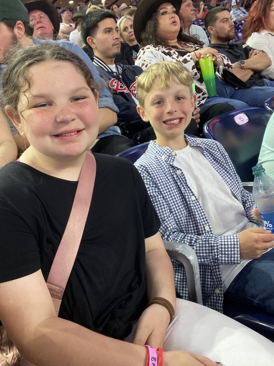 Kristin Felcman tweet media