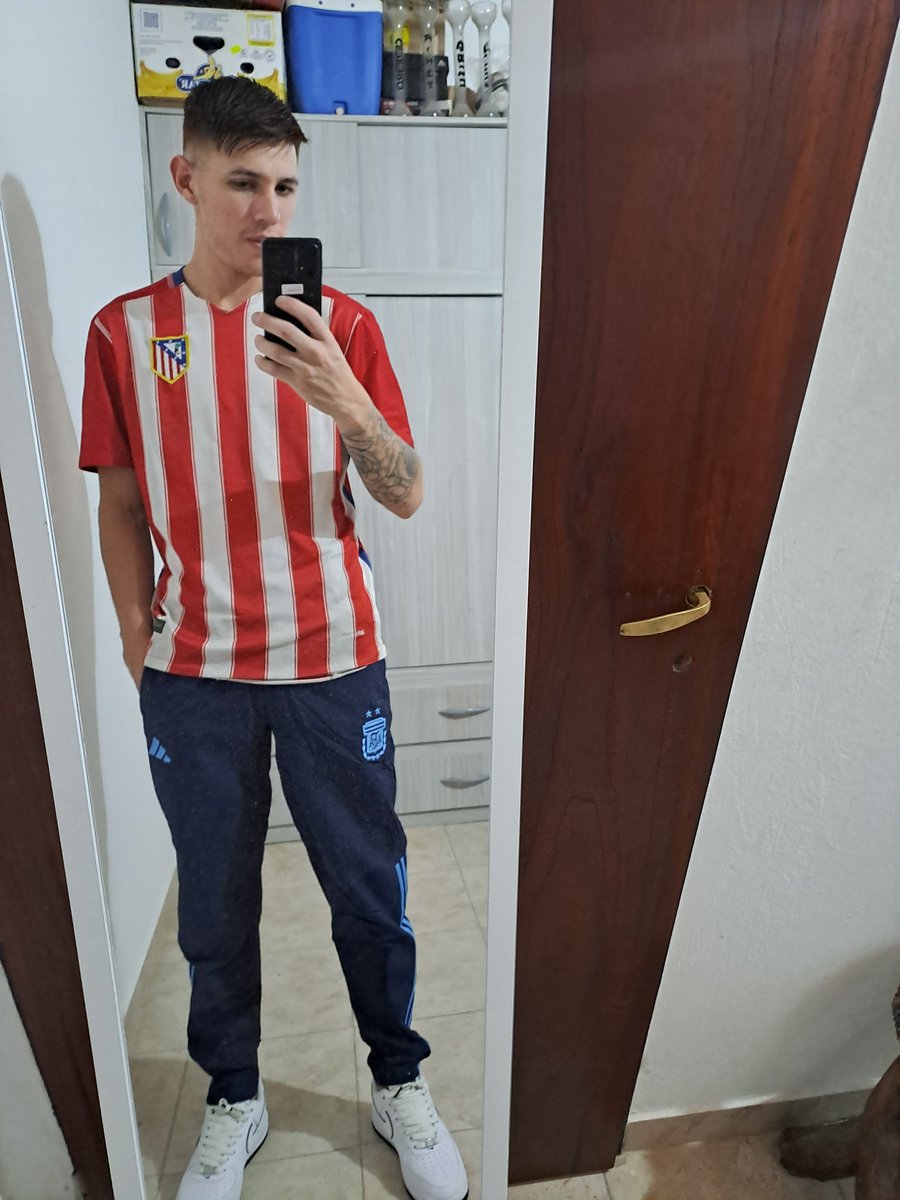 CristianCaarp's tweet photo. Todo river ⚪️🔴⚪️ https://t.co/fCy0czeQ3O