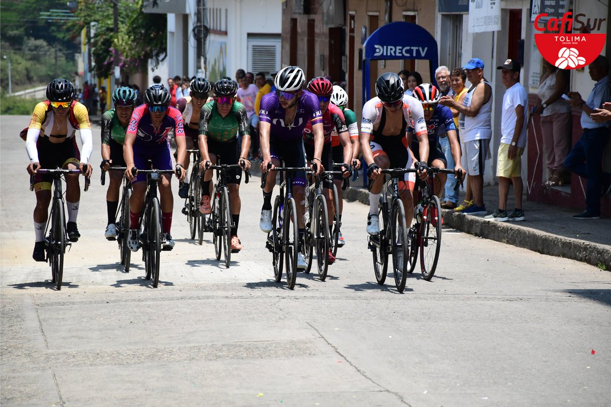 cafisurltda's tweet photo. adrenalina y pasión, una etapa de 147 kilómetros que salió desde Ibagué, finalizando la jornada en la capital del sur del Tolima.
Una vez más, CafiSur haciendo región, esta vez, desde el deporte de las bielas📷📷. https://t.co/HvvvycdRQq