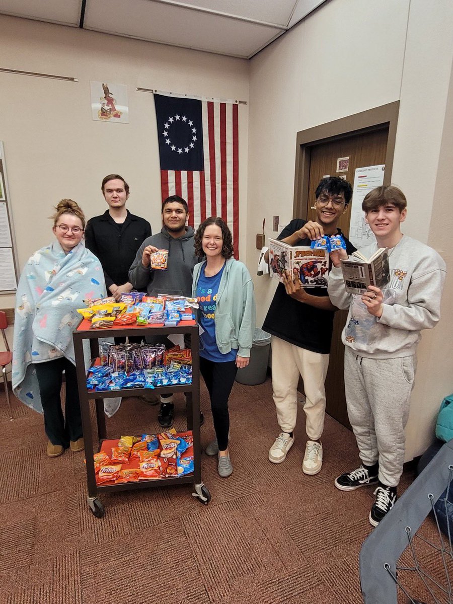 AthensMedia's tweet photo. What a great DEAR day at Athens!😍📚 I was able to visit 25 participating classes in ALL subject areas with over 600 free snacks/drinks! Thanks for reading, Red Hawks!❤️💛@troy_athens https://t.co/OcTnzca0VQ