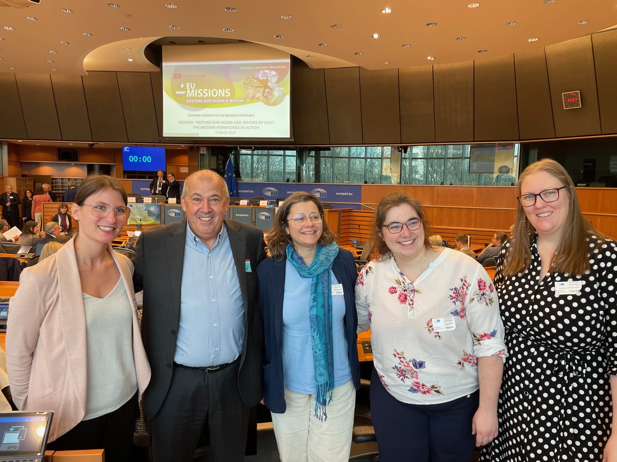 From left to right, Nadja Schlichenmaier EcoDaLLi; Jose Luiz Moutinho @Bluemssionaa; Ana Lillebø @A_AAgoraProject; Cécile Nys @PREP4BLUE; and Ida Beathe Øverjordet @climarest at the @Europarl_EN to support the @OurMissionOcean and present concrete solutions to our MEPs.