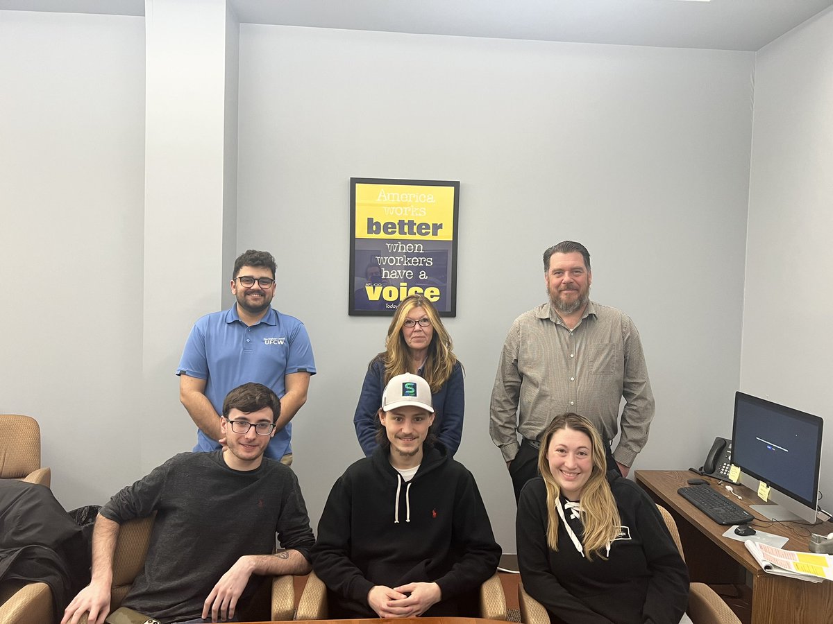 Our Kaycha Labs bargaining committee hard at work fighting for their first UFCW Local 1445 Union contract. These workers formed the first Cannabis Testing Lab union in Massachusetts in 2023, and they will win a very strong first union contract! 💪

#ufcwlocal1445strong