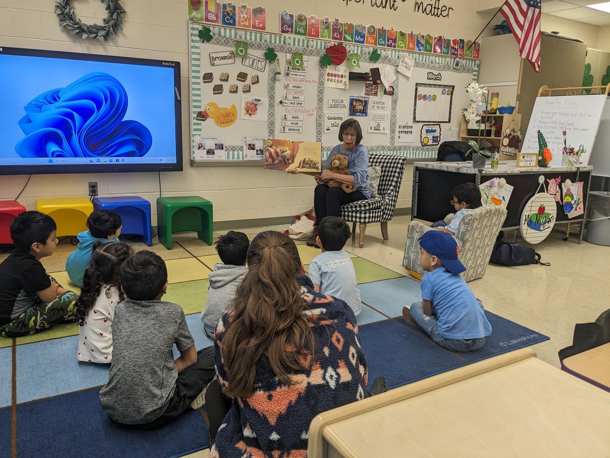 MrsCabreraLP's tweet image. Our preschoolers in @MissNigro 's class were so lucky to have Mrs. Gons read to them today! @NBTPreschool @LivingstonPark #RAA2024 #GuestReader #NBTeamPreschool