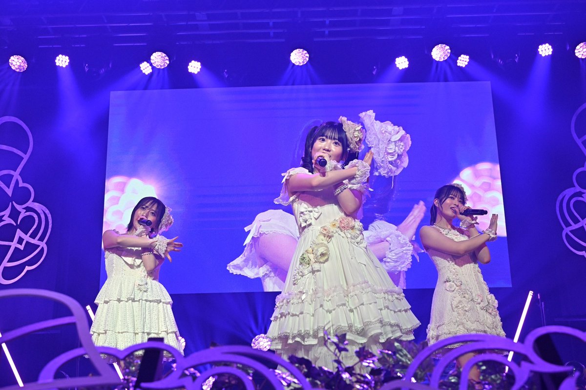 tbschannel's tweet photo. ♥♠️あと3日♦️♣️

#AKB48 #どっぼーんライブ
TBSチャンネル1で3月10日(日)午後10時〜
PCやスマホでも視聴OK🙆🏻‍♀️
📺https://t.co/4nQREeeG7s

16人で贈るスペシャルステージ✨
普段のライブでは見られない個性あふれるユニットコーナーも🎶それぞれがリクエストした曲とその理由とは💭

#AKB48のドボン https://t.co/t3ONFkovno