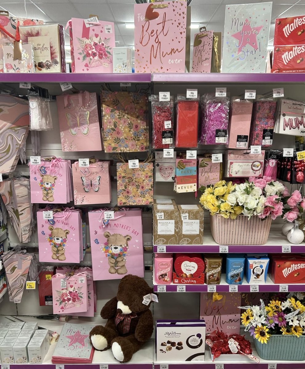 DON'T FORGET Mother's Day is THIS Sunday!💐
From fragrances to chocolates, we've got lots of those perfect little gift ideas that she's bound to love!💝