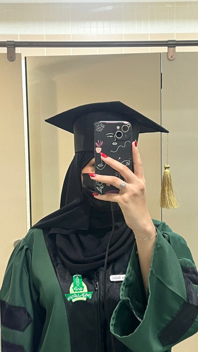 lii3300's tweet photo. الحمدلله على التمام❤️🎓 https://t.co/llSZPUtJUB