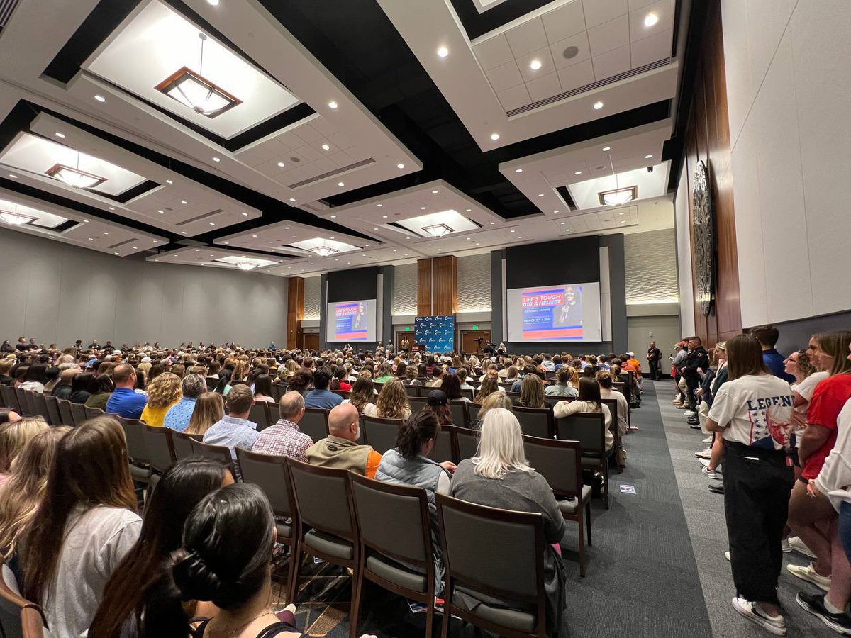bjmcbay's tweet photo. It was incredible working with everyone to make last night happen! @RealCandaceO did incredible as usual. Nearly 80% of our audience were students as well! Extremely proud of our chapter there and all the work they’ve done! It gives me hope for the future of Tennessee! 🇺🇸 https://t.co/Nfp3bD0dVy