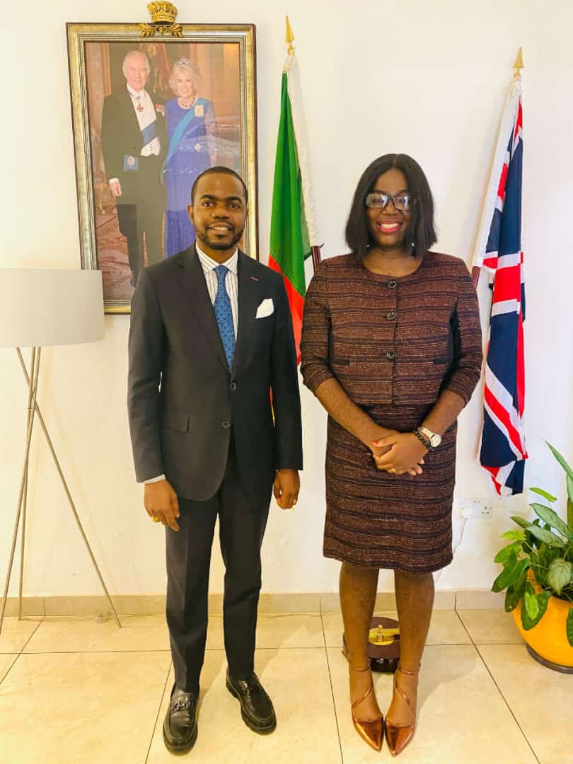 An informal Political Breakfast Meeting with the British Deputy High Commissioner @RobFitzpatrick at the British High Commission Residence today was very insightful.  We spoke about Youth Civic Engagement, Good Governance and Gender Equality
<a href="/UKinCameroon/">UK in Cameroon🇬🇧🇨🇲</a> <a href="/DhinKangue/">Cleatine Asongwe</a> <a href="/BarryLowen/">Barry Lowen</a>