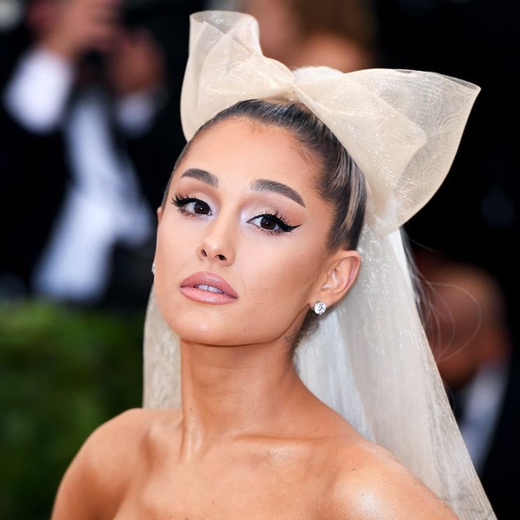 infoari's tweet photo. A Billboard soltou uma lista da ordem dos melhores álbuns de Ariana Grande. Concordam? 

1. Sweetener 
2. Positions 
3. Thank U, Next 
4. Dangerous Woman
5. Yours Truly 
6. My Everything https://t.co/wgds5gGOZQ