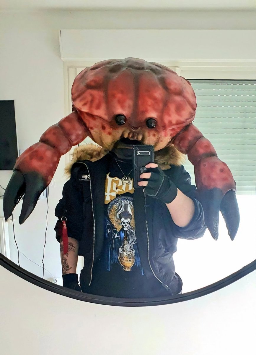 「Who is behind the art? 」|大きなカニ 🦀YORAのイラスト