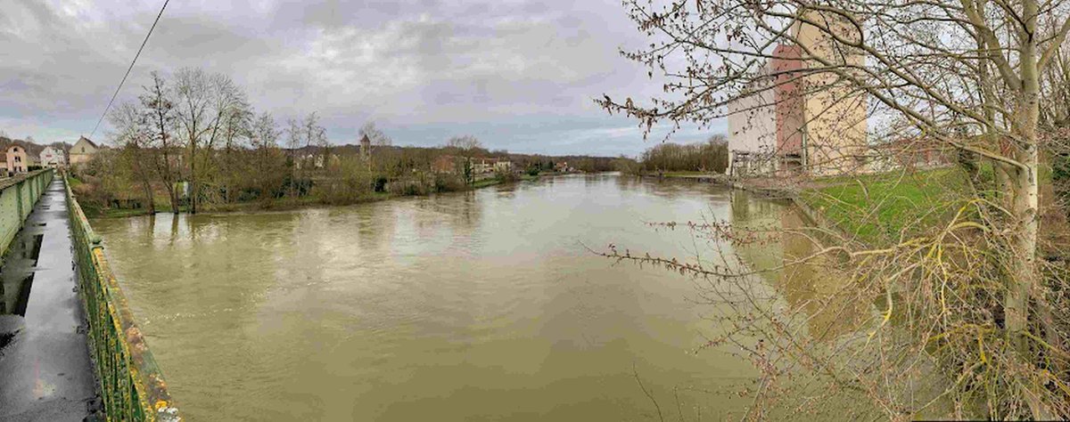 L'Aisne en crue #hautsdefrance #NaturePhotography #photooftheday #naturelovers #naturephoto #TwitterNatureCommunity #ePHOTOzine #FranceMagique #nature #soissons #Crue