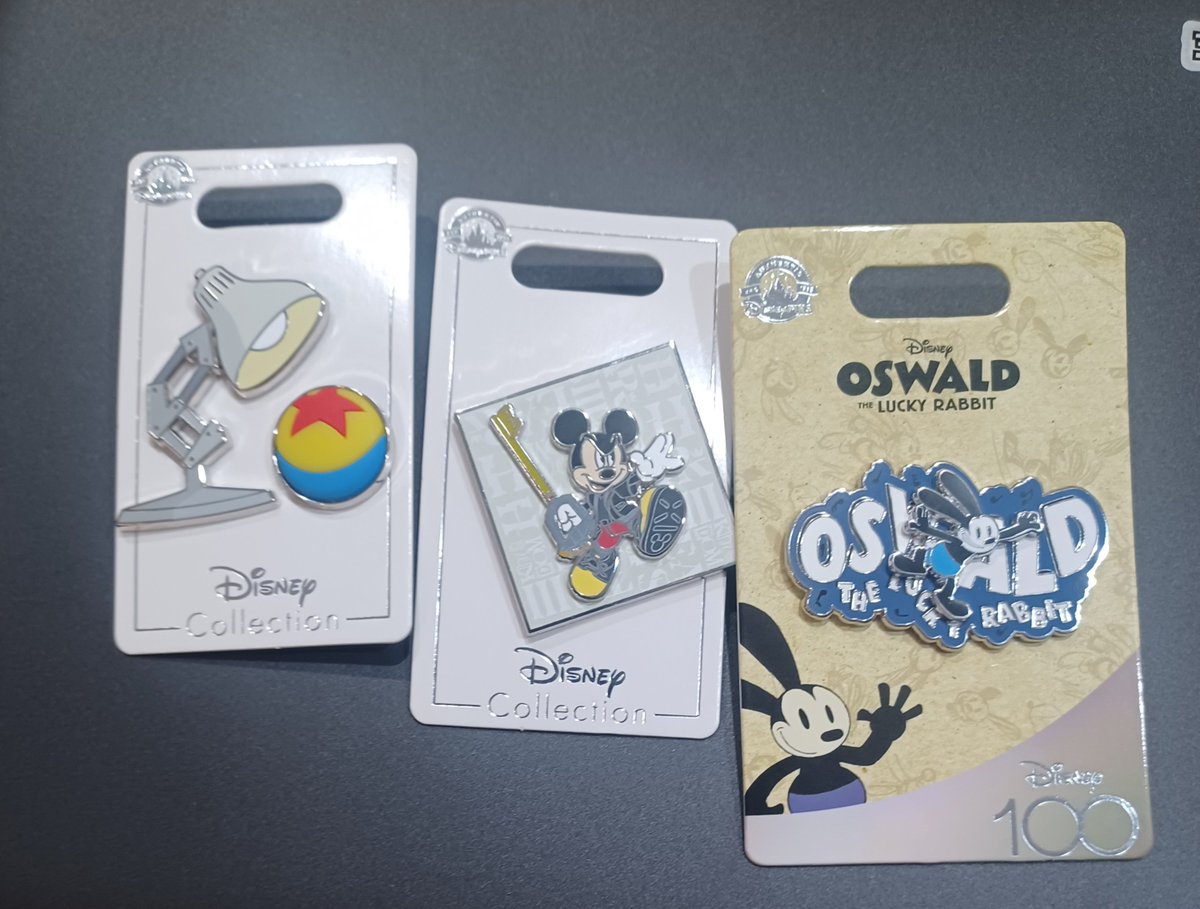 Pins I snagged from Disney during the #DisneyChannelNite 

One of them may be exclusive..