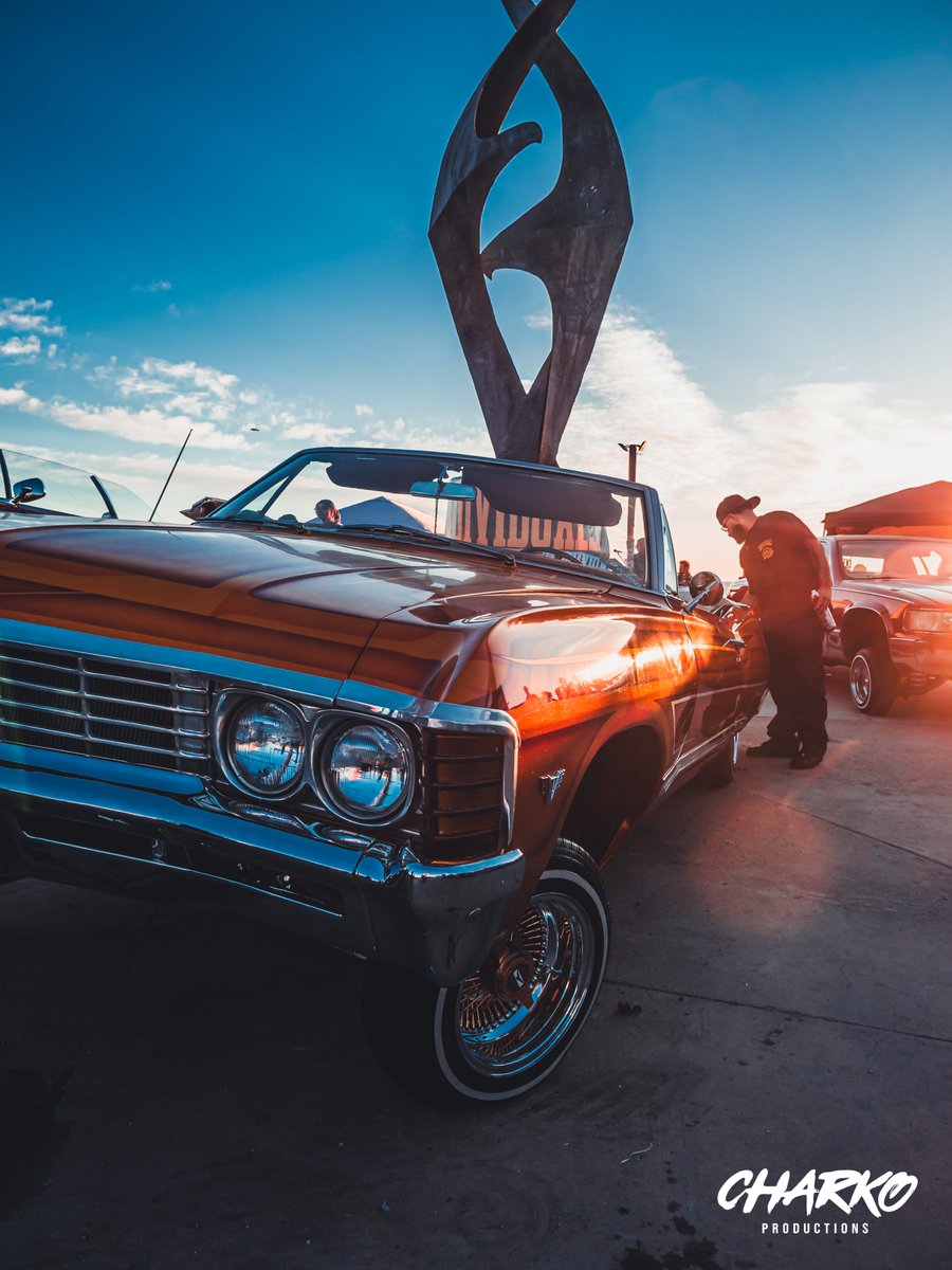 FaustoSoto's tweet photo. Dense una vuelta al instagram para más fotos del #desertdreamscarshow 2024 #lowriders
https://t.co/bdOObqdLVI https://t.co/Vw2E1ZdKmy