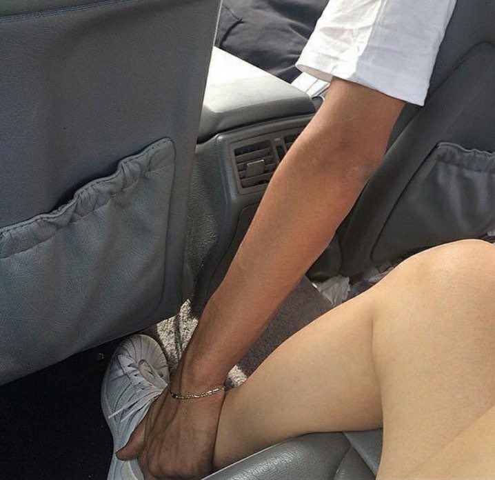 meandwh's tweet image. physical contact