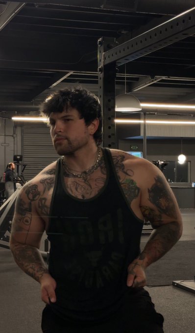 Wide load https://t.co/hyIAPFMzJK