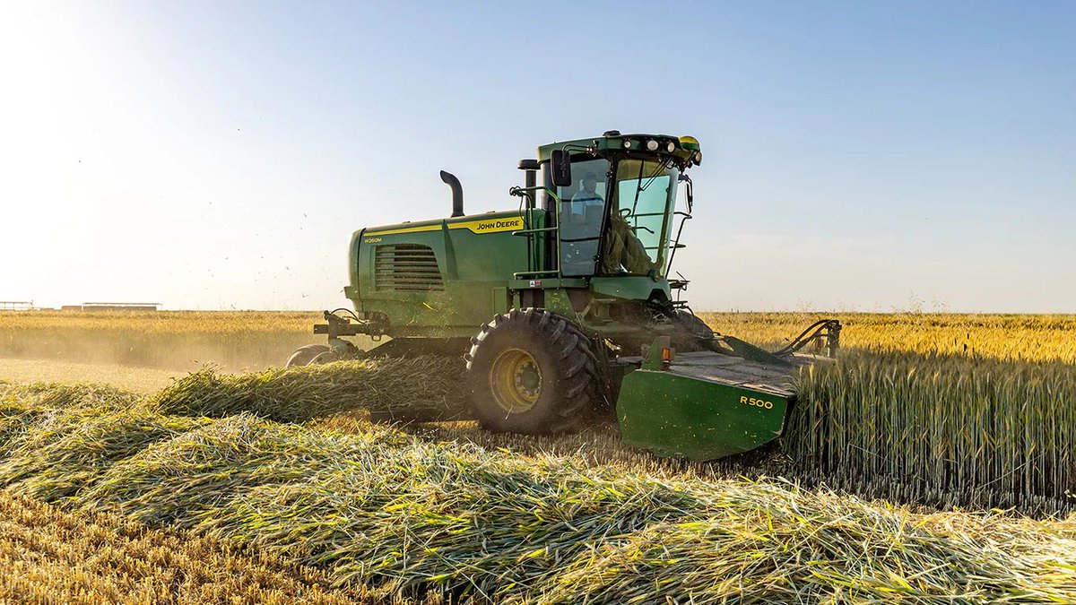 machinefinder's tweet photo. Get to Know the New #JohnDeere W200 #Windrower Model: https://t.co/O4mxcKeICC 

#AgNews #FarmMachinery #AgEquipment #Harvest https://t.co/uwCxrj81aq