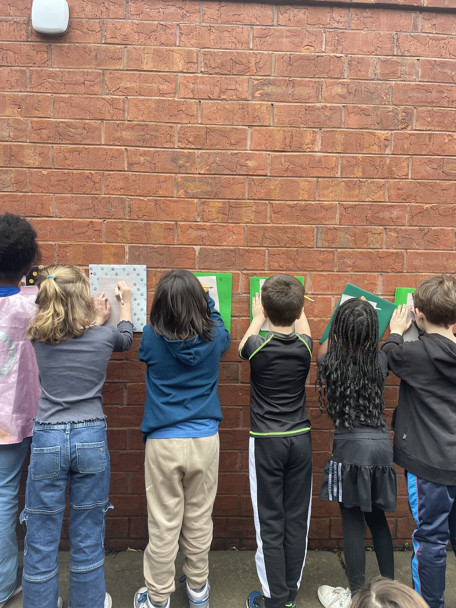 hgerickteach's tweet photo. Room 137 Bascomb working hard at documenting environmental changes they find outside!  @bascombbobcats @CherokeeSchools @katiebarrieCCES https://t.co/hyrf74uWLW