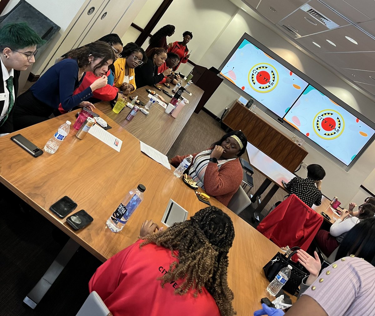 Exciting night, sharing time &amp; making connections @CityYearOrlando Red Jacket Networking Event tonight 🥰 <a href="/RobBixler_OCPS/">Rob Bixler</a> <a href="/OCPSJobs/">OCPS Jobs</a> <a href="/OCPSnews/">ocpsnews</a>