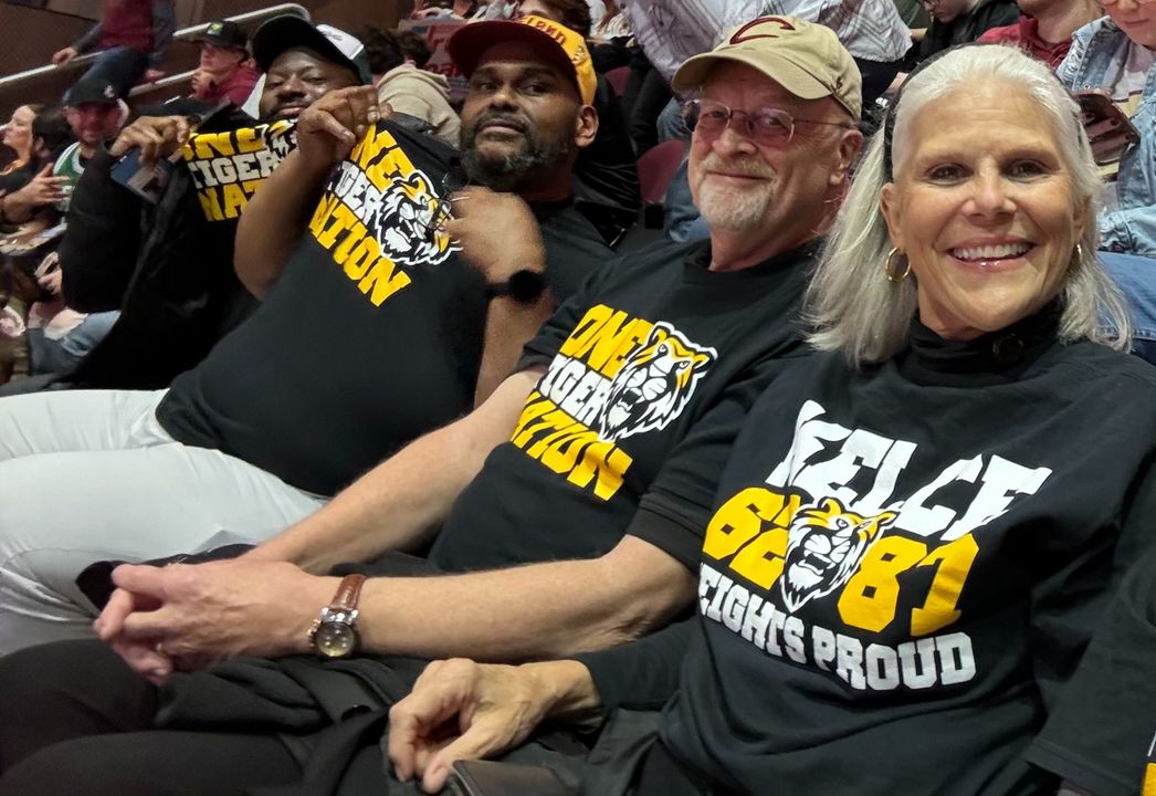 Last night, <a href="/HSFoundation1/">Heights Schools Foundation</a> was presented with a $10,000 donation from the Cavs and the Kelce family. The funds will help the Foundation provide classroom opportunity grants and scholarships. 

What a game, what a night! #onetigernation #letemknow