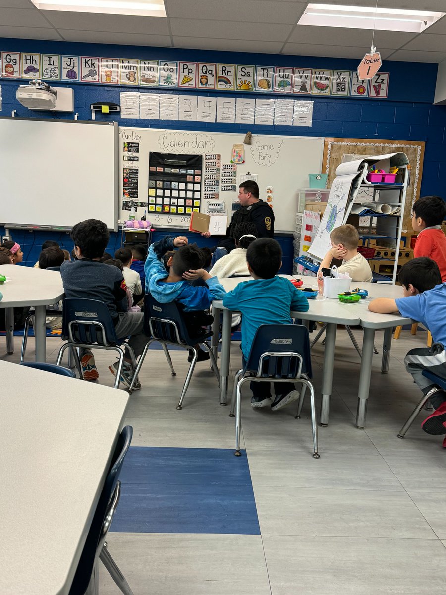 VSPPIO's tweet photo. We still have more Read Across America Day fun to share! 📚
Thank you to James K. Polk Elementary School for inviting #VSP Sr. Trooper J.L. Collins of our Fairfax Division to read to Virginia's future troopers. 🙂
#ReadAcrossAmericaDay #PolkPride #EveryStudentSucceeds https://t.co/VkkYTEhr0M