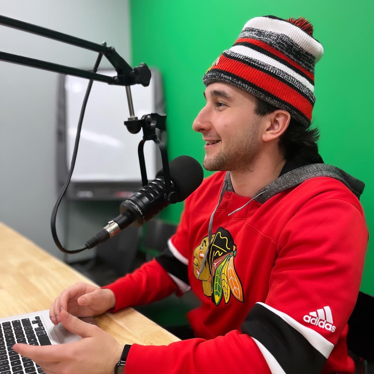 DividedPodcast2's tweet photo. 🚨 NEW episode of #dividedpod is here! Number 44! Did you hear it? Check it out with @tlotvshow &amp; @TheLeadSports17. Our hockey guy Mikey Nip was in the building! https://t.co/OS11q6GOOd https://t.co/O3m9UlwnR1