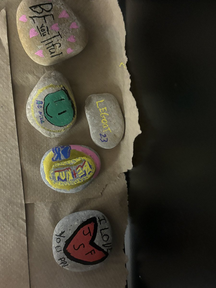 My students were quite busy today making #Kindness rocks for the city rock garden. 🪨💕

#CommunityKindness #Wednesdayvibe