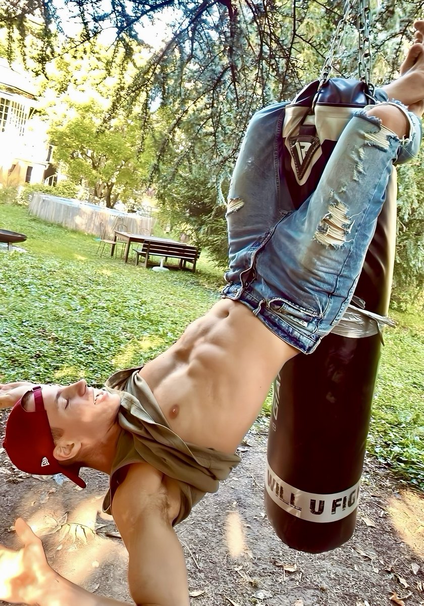 TravisLeeTucker (@travisleetucke1) on Twitter photo 