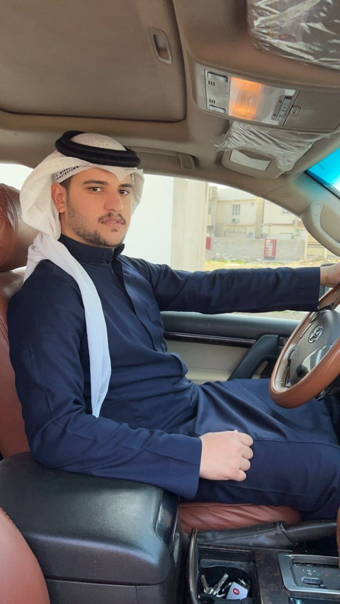 اما نعيش وهامت فعولنا فوق
ولا نموت وسمعة الطيب حيه
