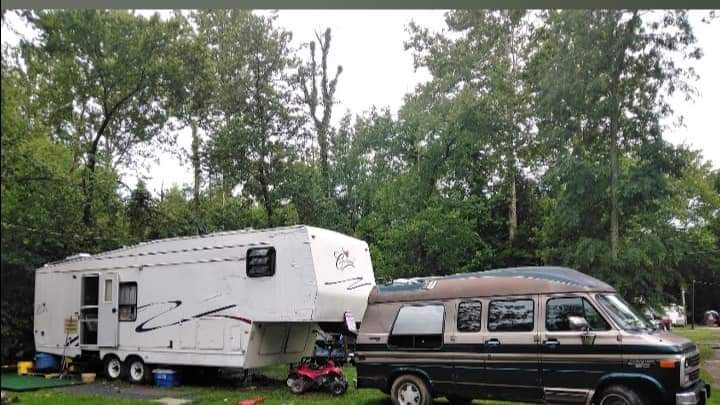 As you can see, America's favorite preacher has been poor trailer trash for QUITE some time 💁🏼‍♂️

  Peace and joy in this life isn't about WHAT you got, but WHO you got. I got Jesus Christ, my family, my friends and my brethren in the Lord, WHAT MORE COULD I ASK FOR!?