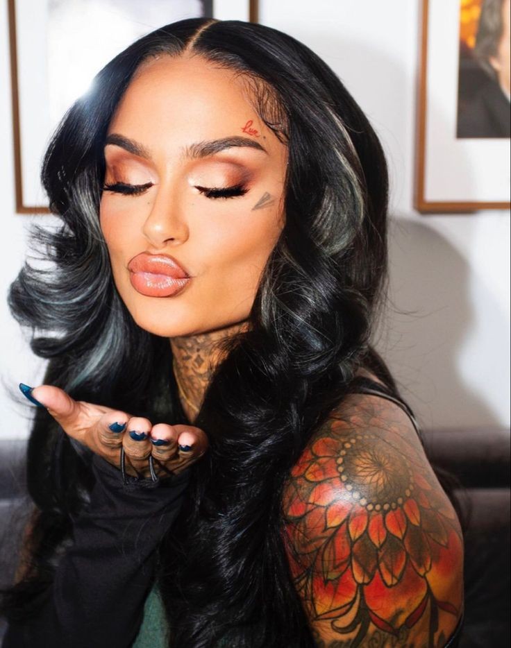 #WCW #WCE <a href="/APrettyLilScar/">Scarlett Lynn Lowman</a> 
To the most greatest woman in my life. She collects stars and I collect her. Thank you for loving me and allowing our story to be seen ! I love you forever!