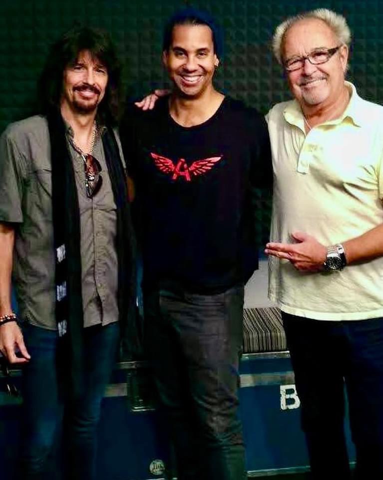 TheNotoriousNIK's tweet photo. #WBW justice for #FOREIGNER 🤘🏽🤘🏽🤘🏽 such a long list of solid hits and with respect to  #KellyHansen, you can’t even touch #LouGramm’s voice.  “urgent” with the #Sax stylings of the GOD #JuniorWalker and keyboards by a then unknown genius named #ThomasDolby? Cmon!  @ForeignerMusic https://t.co/45WyYspLr1