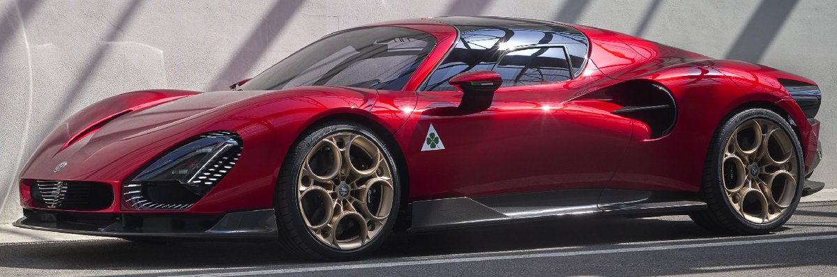 UltimativCars's tweet image. And another #AlfaRomeo didn't caught my eye last year:
the 33 #Stradale|#33Stradale, limited to 33 units as well.
Built by #TouringLeggera &amp;amp; already sold out!

Orderable w/ a #V6 or as BEV, 1(!) fool DID opt for a BEV!
So: let's say, there will be 32 nice units + 1 piece of junk.
