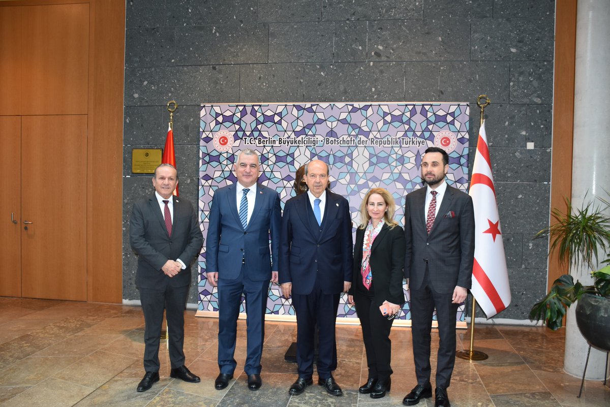 ataoglu_fikri's tweet photo. #ITBBerlin #Turizm Fuarı dolayısı ile #Almanya’da bulunduğumuz süre zarfında #Türkiye Cumhuriyeti Berlin Büyükelçisi Ahmet Başar Şen'i ziyaret ettik.
Görüşmelerimiz kapsamında ayrıca #MÜSİAT'ın Berlin temsilciliğini de ziyaret ederek iş insanları ile bir araya geldik. #VisitNcy https://t.co/q3zreUkEaT
