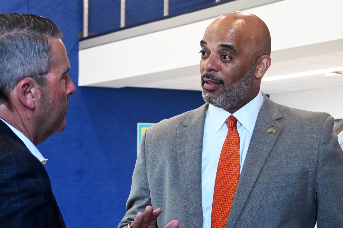 #TeamHCDE welcomed State Rep. Brad Buckley today to showcase all the great things HCDE is doing to serve learners of all ages in Harris County. He was able to see the new Adult Education Learning Center before meeting with Superintendent Colbert. #SeeTheImpact 🎉