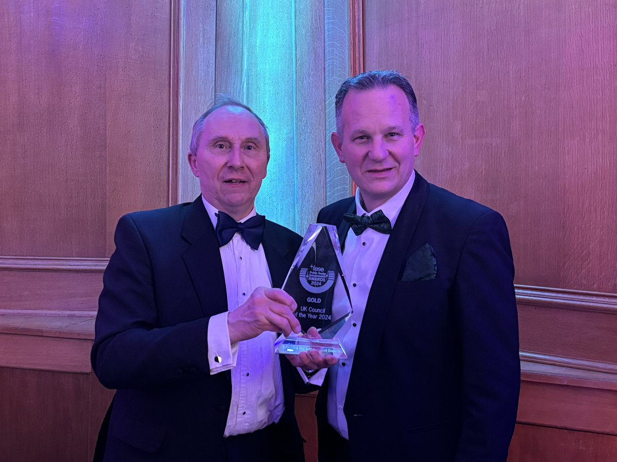 Green majority council led by Andy Mellen @MidSuffolk and independent led John Ward of @BaberghSuffolk just won Council of the Year for their collaboration and focus on our their communities! Congratulations! #IESEAwards24 @TheGreenParty @MidSuffolkGreen